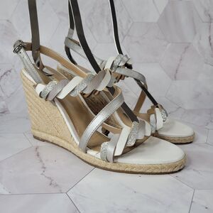 Tahari Waver white and gray metallic wedge sandals size 8.5